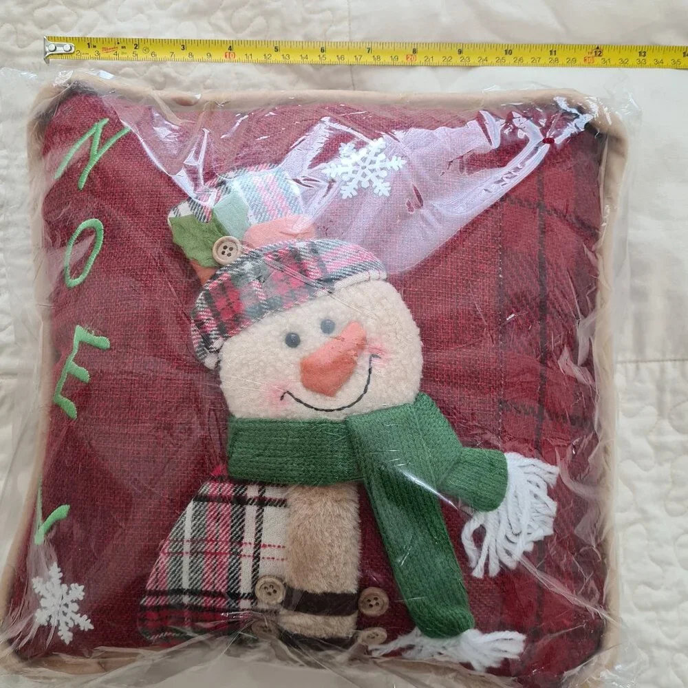 Snowman Christmas Holiday Pillow with Plaid Accents, 12 x12, NWT